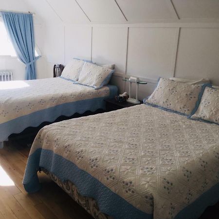 Le Petit Château Montebello B&B Extérieur photo