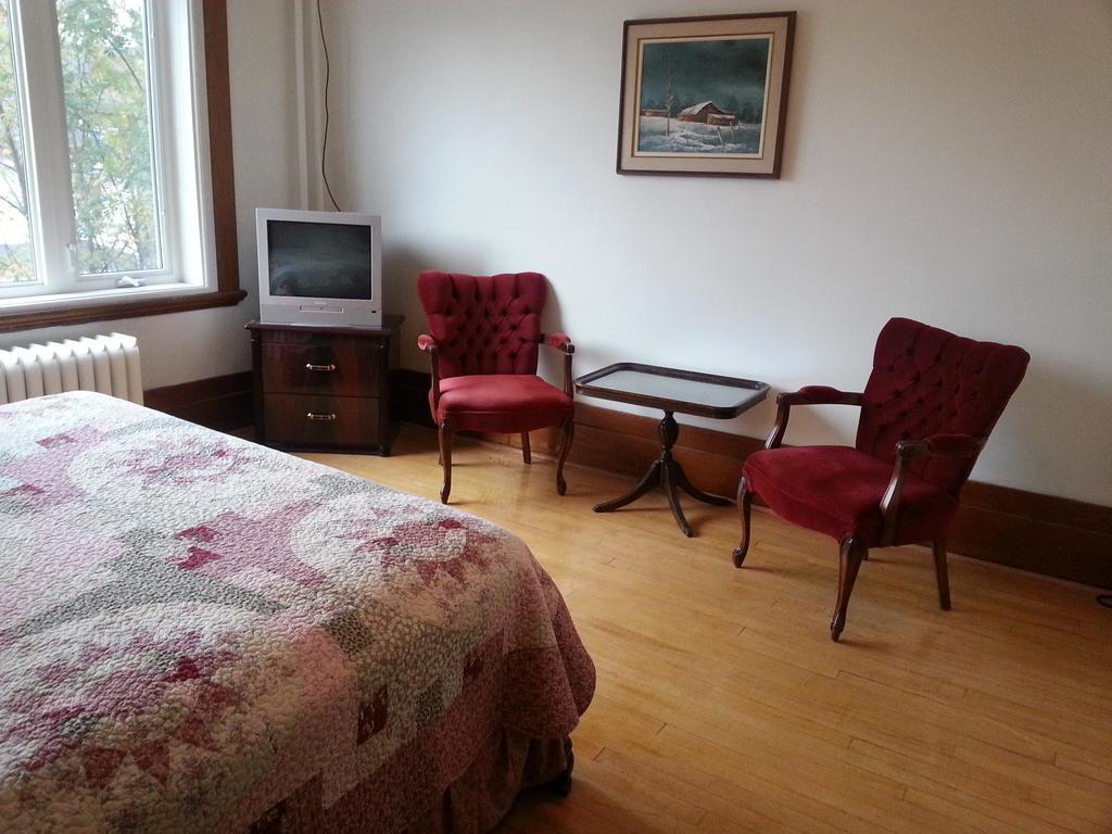 Le Petit Château Montebello B&B Chambre photo