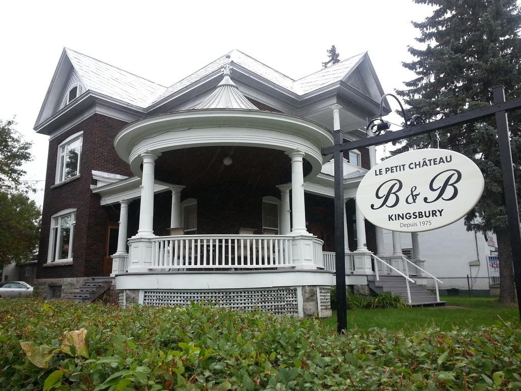 Le Petit Château Montebello B&B Extérieur photo