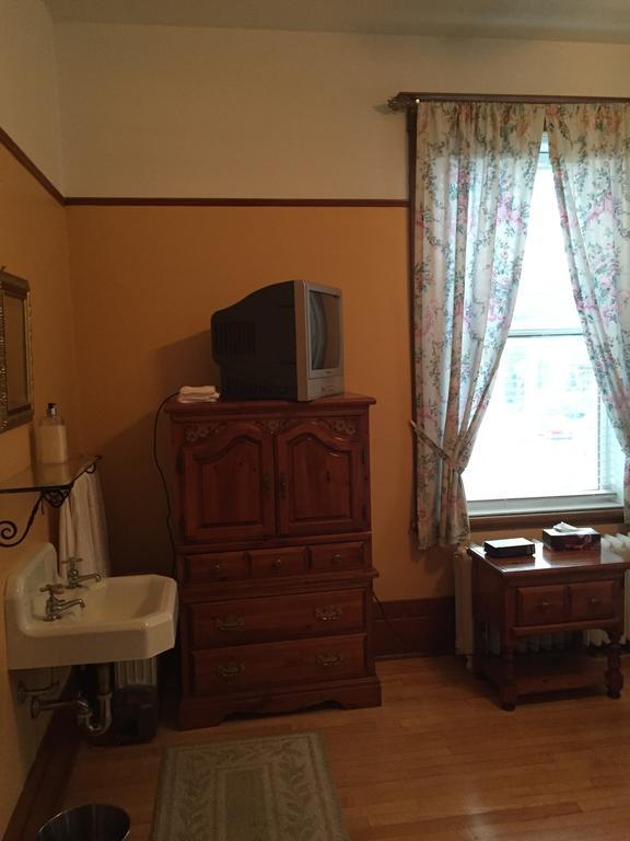 Le Petit Château Montebello B&B Chambre photo
