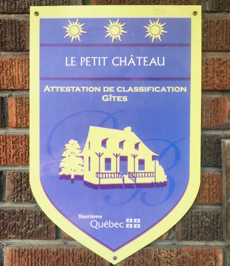Le Petit Château Montebello B&B Extérieur photo