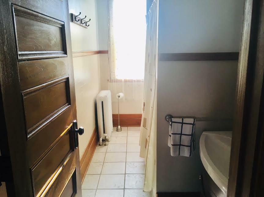 Le Petit Château Montebello B&B Extérieur photo