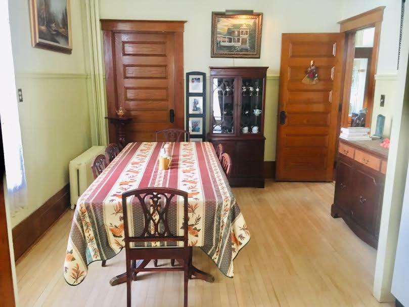 Le Petit Château Montebello B&B Extérieur photo