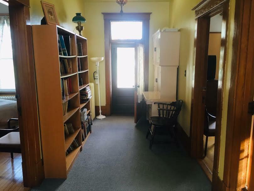 Le Petit Château Montebello B&B Extérieur photo